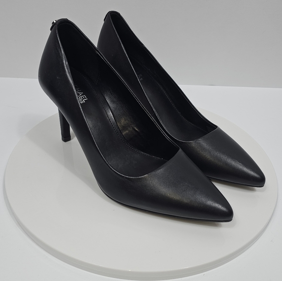 NIB Michael By Michael Kors Dorothy Flex Leather Pump Black Size 6 Pointed Toe - Picture 1 of 13
